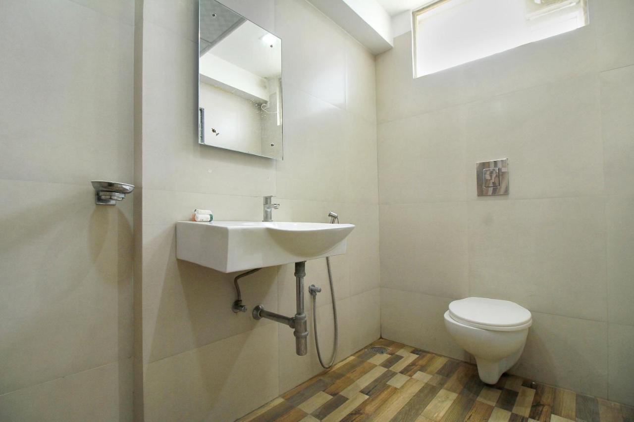 Oyo 7131 Amrita Hotel 3*