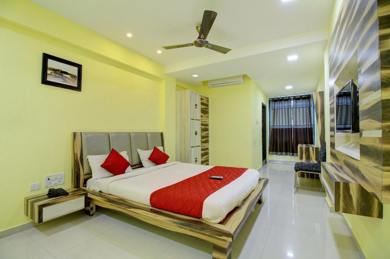 Oyo 7131 Amrita Hotel 3*